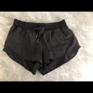 Lululemon Hotty Hot Short